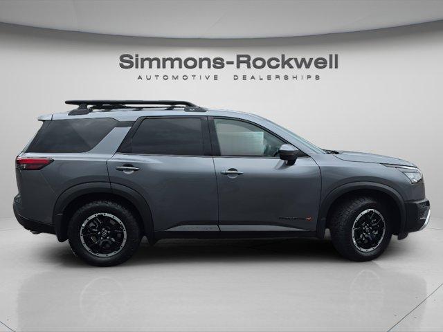 Photo of 2025 Gun Metallic Nissan Pathfinder