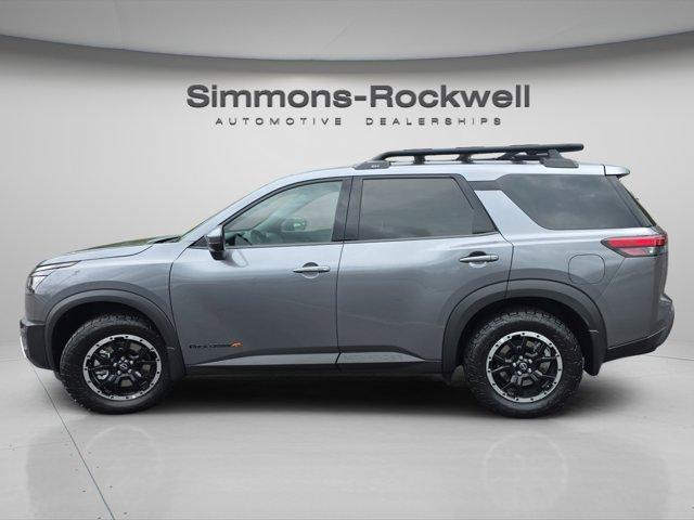 Photo of 2025 Gun Metallic Nissan Pathfinder