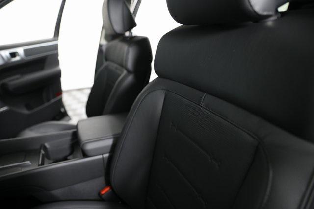 Photo of 2025 Phantom Black Hyundai SANTA FE