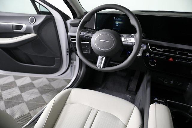 Photo of 2025 Serenity White Hyundai SONATA