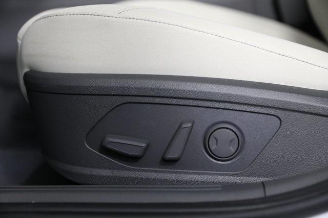 Photo of 2025 Serenity White Hyundai SONATA
