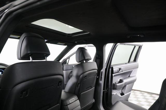 Photo of 2024 Phantom Black Hyundai SANTA FE
