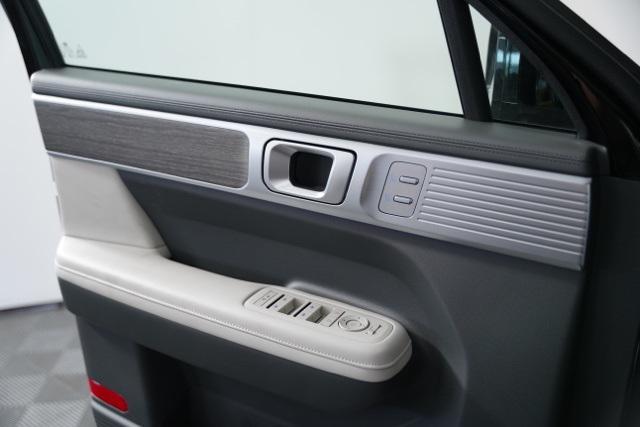Photo of 2026 Phantom Black Hyundai SANTA FE HEV