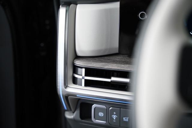 Photo of 2026 Phantom Black Hyundai SANTA FE HEV