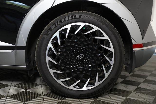 Photo of 2023 Abyss Black Hyundai IONIQ 5