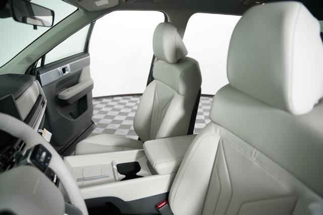 Photo of 2025 Phantom Black Hyundai SANTA FE