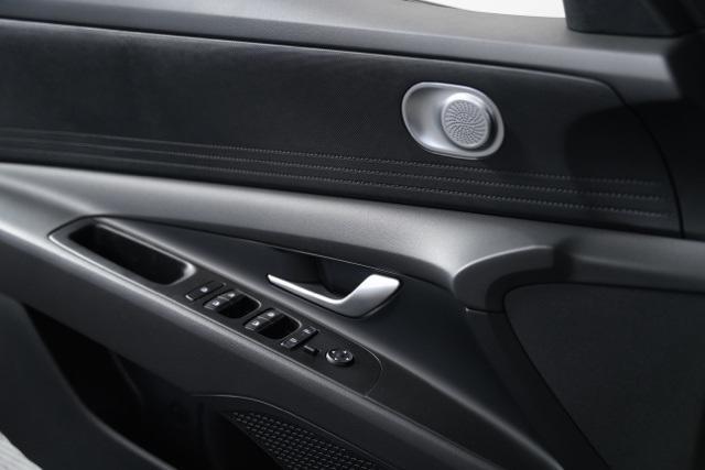 Photo of 2025 Amazon Gray Hyundai ELANTRA HEV