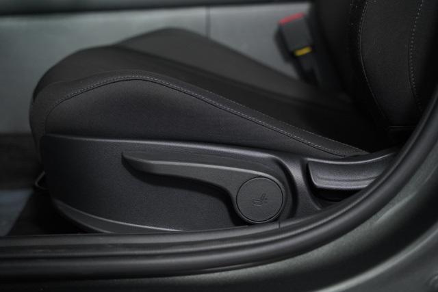 Photo of 2025 Amazon Gray Hyundai ELANTRA HEV
