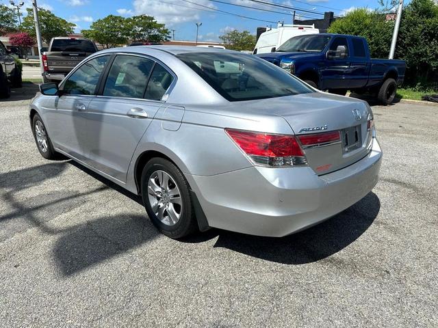 Photo of 2011 Alabaster Silver Metallic Honda Accord