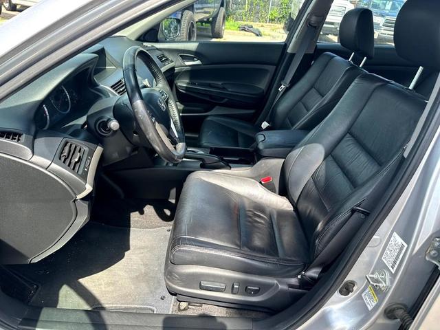 Photo of 2011 Alabaster Silver Metallic Honda Accord