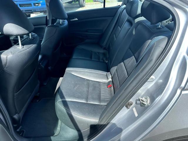 Photo of 2011 Alabaster Silver Metallic Honda Accord