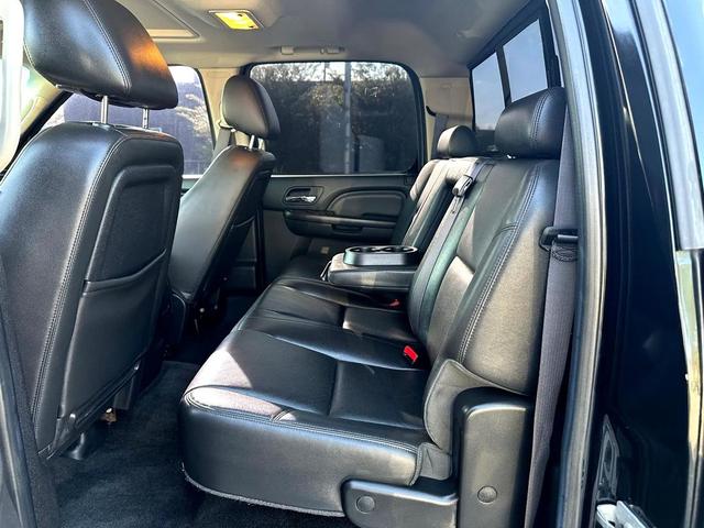 Photo of 2013 Onyx Black GMC Sierra 2500