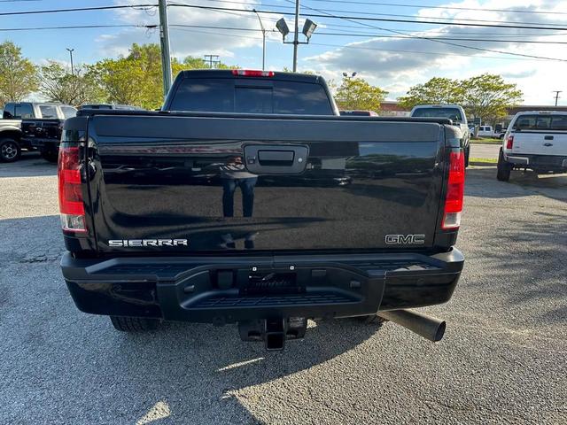 Photo of 2013 Onyx Black GMC Sierra 2500