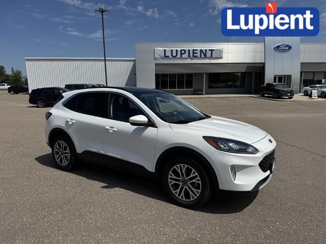 Photo of 2022 STAR WHITE METALLIC TRI-COA Ford Escape