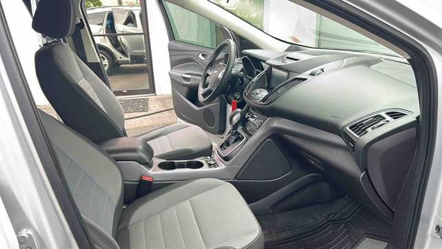 Photo of 2013 Ingot Silver Metallic Ford Escape