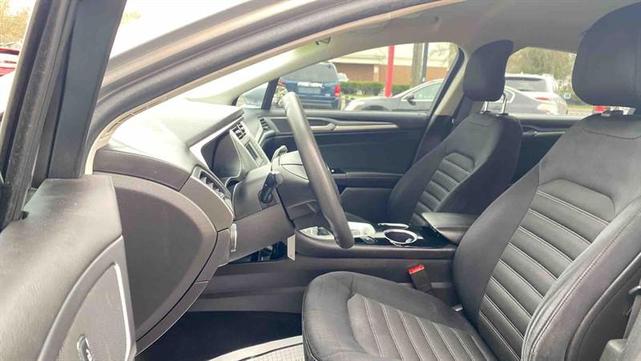 Photo of 2014 Ingot Silver Metallic Ford Fusion