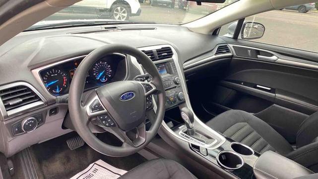 Photo of 2014 Ingot Silver Metallic Ford Fusion