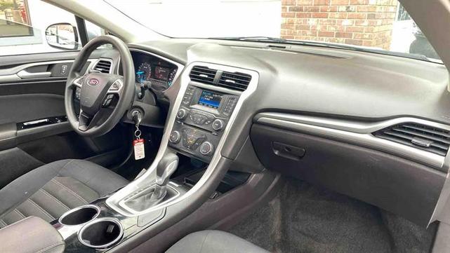 Photo of 2014 Ingot Silver Metallic Ford Fusion
