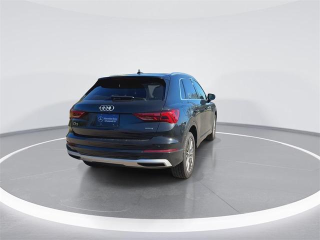 Photo of 2022 Mythos Black Metallic Audi Q3