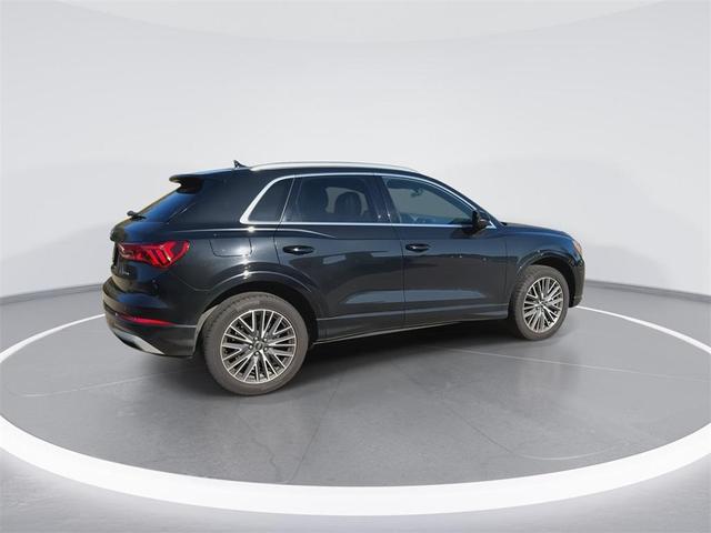 Photo of 2022 Mythos Black Metallic Audi Q3