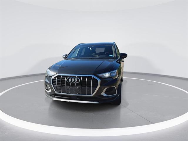 Photo of 2022 Mythos Black Metallic Audi Q3