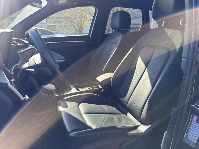 Photo of 2022 Mythos Black Metallic Audi Q3
