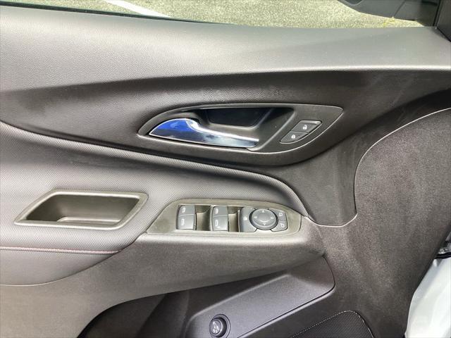 Photo of 2024 Summit White Chevrolet Equinox