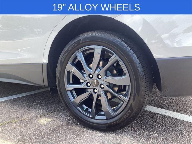 Photo of 2024 Summit White Chevrolet Equinox