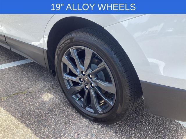 Photo of 2024 Summit White Chevrolet Equinox