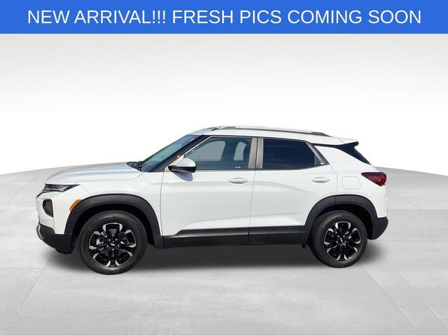 Photo of 2023 Summit White Chevrolet Trailblazer