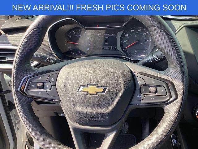Photo of 2023 Summit White Chevrolet Trailblazer