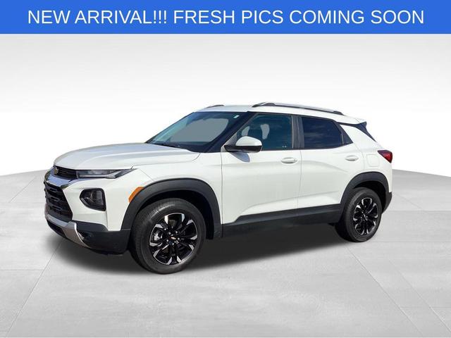 Photo of 2023 Summit White Chevrolet Trailblazer