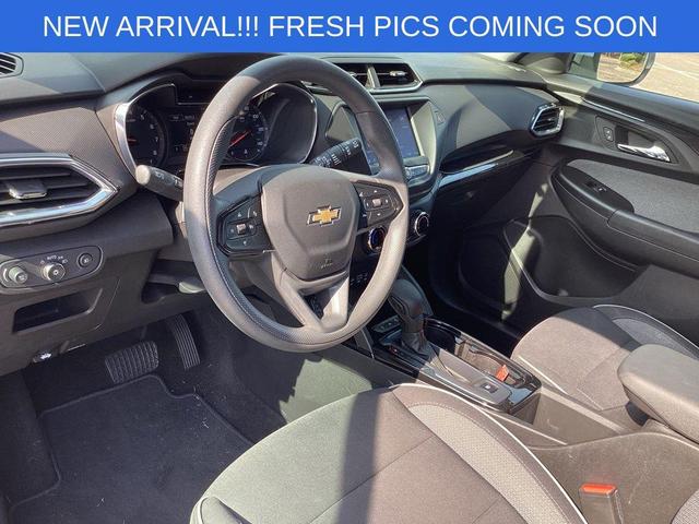 Photo of 2023 Summit White Chevrolet Trailblazer