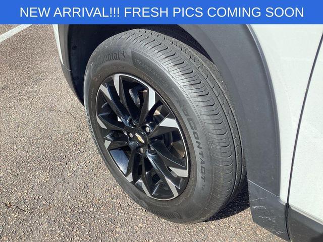 Photo of 2023 Summit White Chevrolet Trailblazer