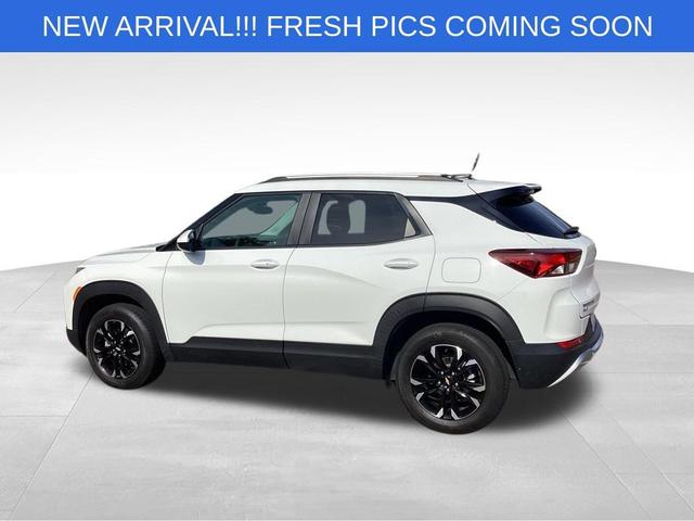 Photo of 2023 Summit White Chevrolet Trailblazer
