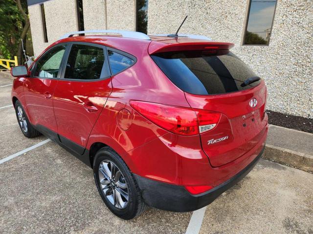 Photo of 2015 Garnet Red Mica Hyundai TUCSON