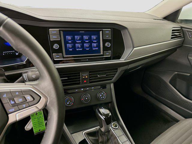 Photo of 2024 Pure White Volkswagen Jetta