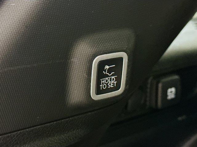 Photo of 2024 Silver Zynith Jeep Grand Cherokee