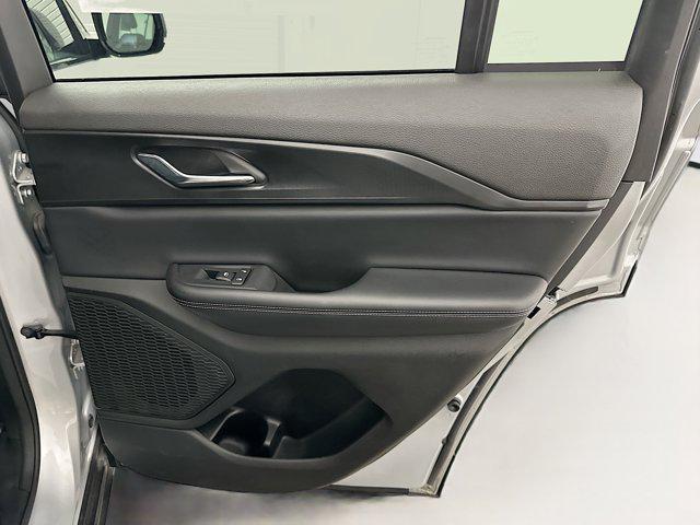 Photo of 2024 Silver Zynith Jeep Grand Cherokee