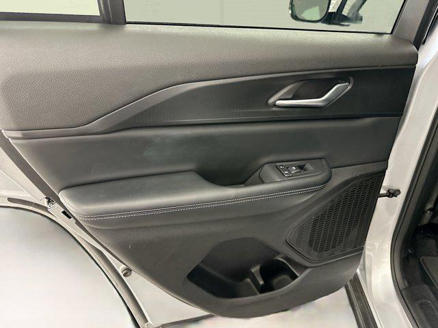 Photo of 2024 Silver Zynith Jeep Grand Cherokee