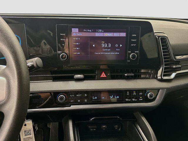 Photo of 2023 Steel Gray Kia Sportage Hybrid
