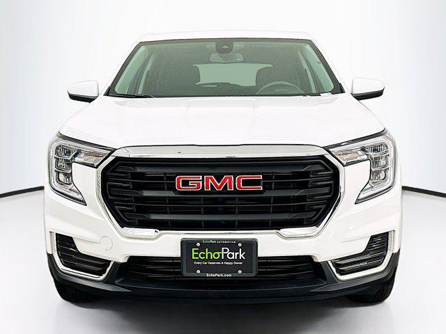 Photo of 2024 Summit White GMC Terrain