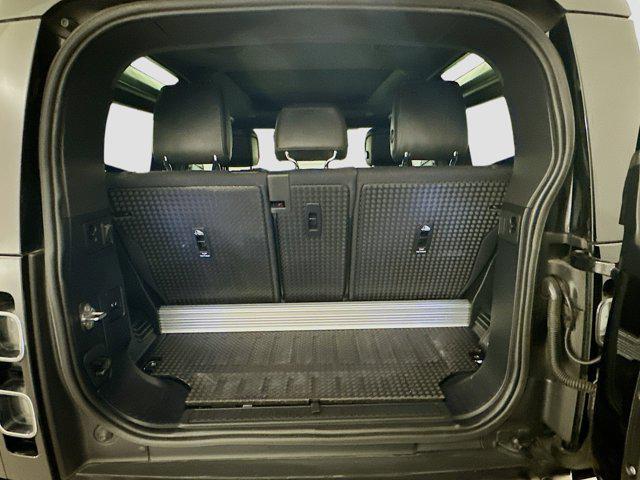 Photo of 2021 Santorini Black Metallic Land Rover Defender
