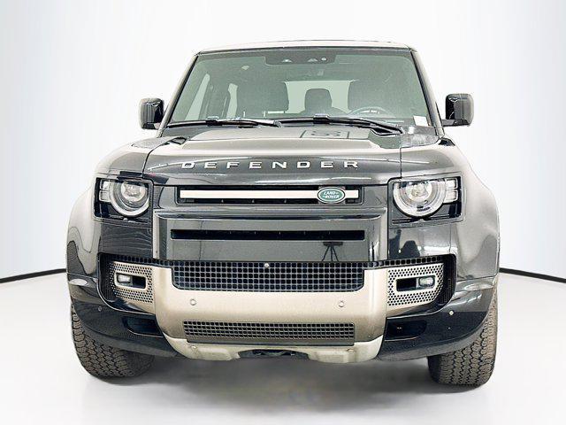 Photo of 2021 Santorini Black Metallic Land Rover Defender
