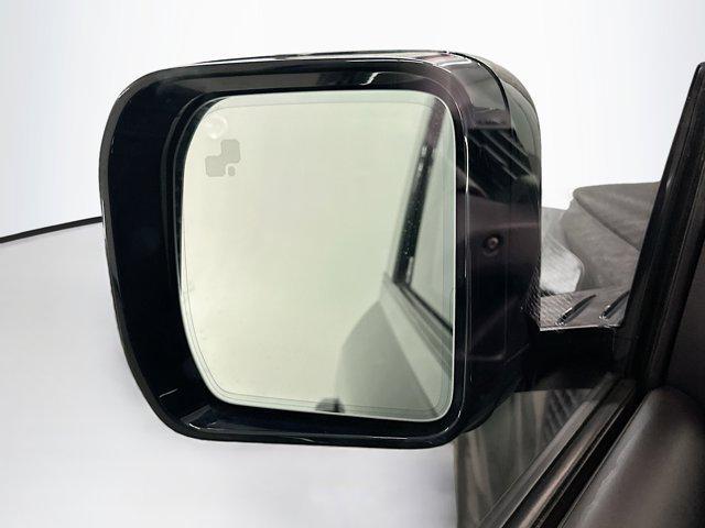 Photo of 2021 Santorini Black Metallic Land Rover Defender