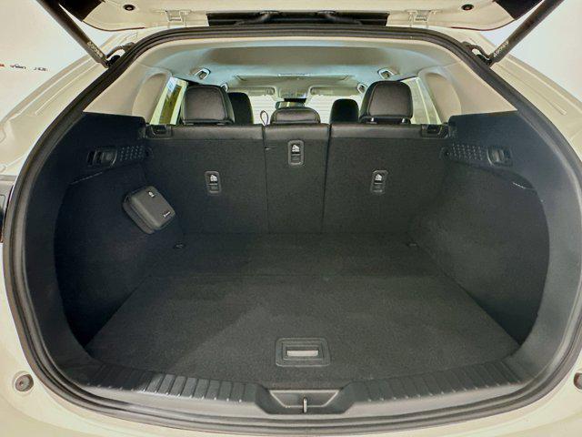 Photo of 2025 Rhodium White Metallic Mazda CX-5