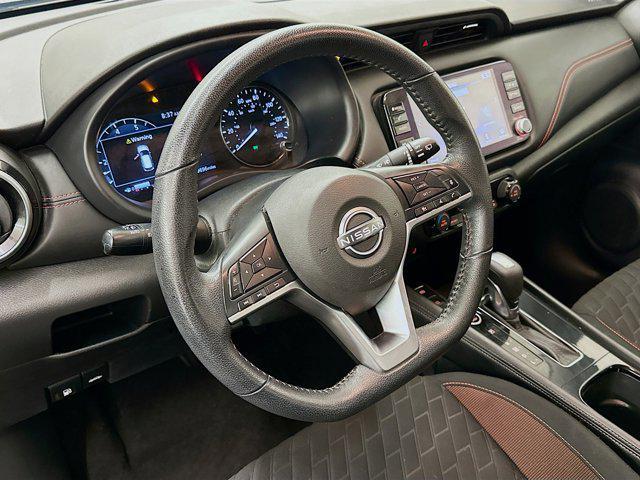 Photo of 2022 Gun Metallic Nissan Kicks