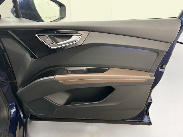 Photo of 2022 Navarra Blue Metallic Audi e-tron