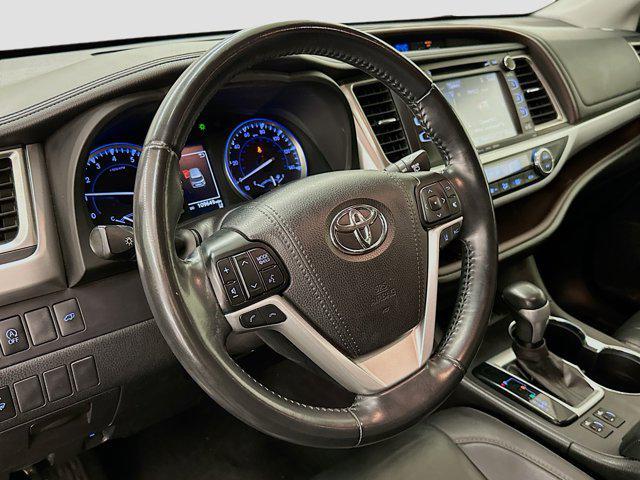 Photo of 2019 Predawn Gray Mica Toyota Highlander