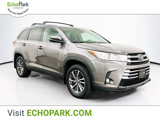 Photo of 2019 Predawn Gray Mica Toyota Highlander